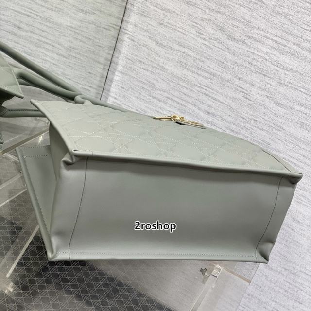 디올북토트스트랩백미듐그레이