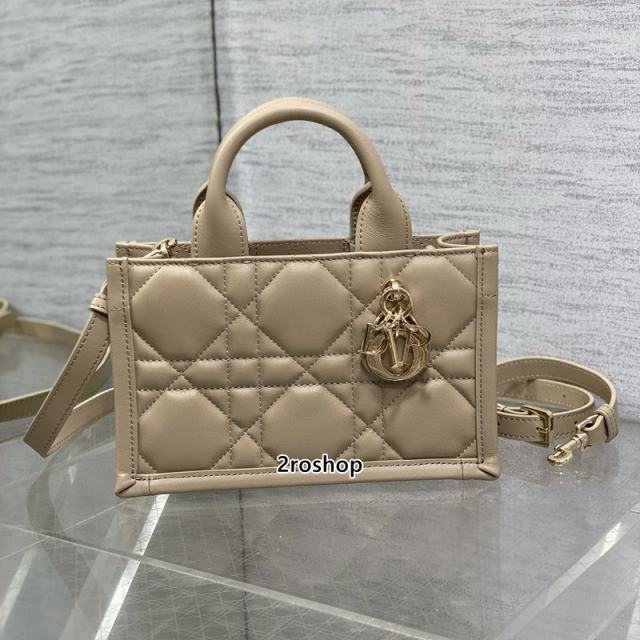 디올북토트스트랩백미니베이지