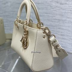 디올레이디디사이어백스몰화이트