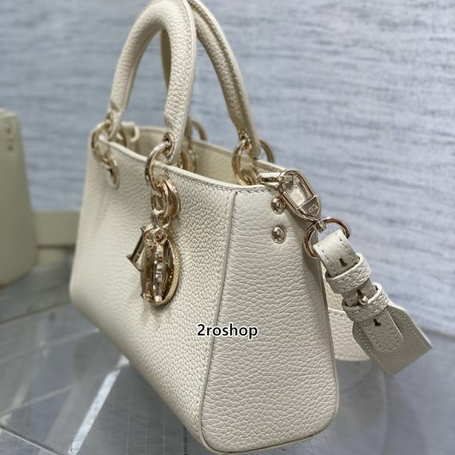 디올레이디디사이어백스몰화이트