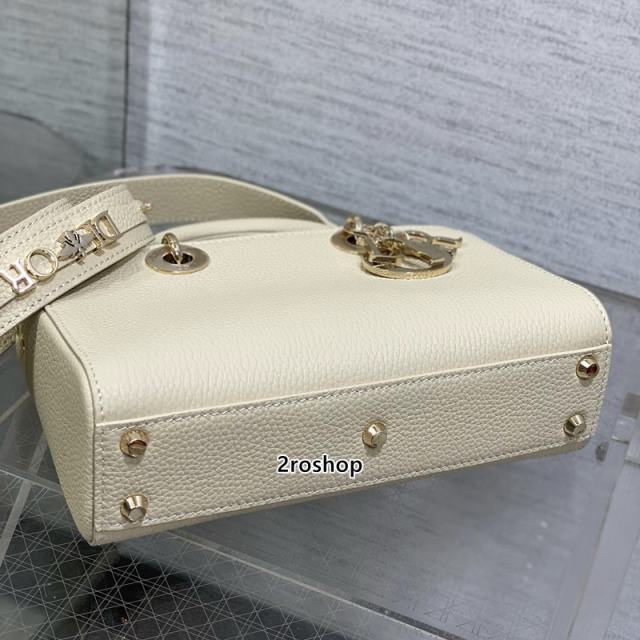 디올레이디디사이어백스몰화이트