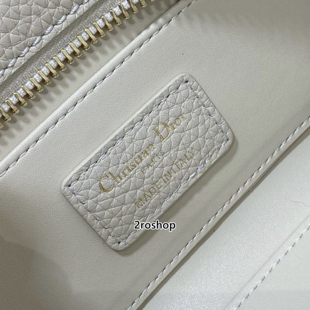 디올레이디디사이어백스몰화이트