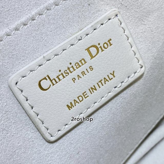 디올카로백화이트진주