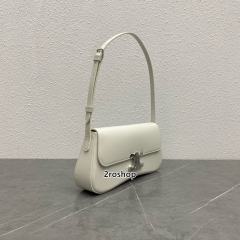 셀린느롤라백미듐화이트