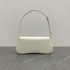 셀린느롤라백미듐화이트