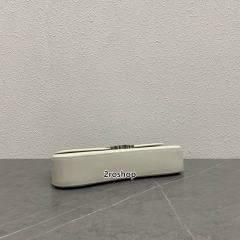 셀린느롤라백미듐화이트