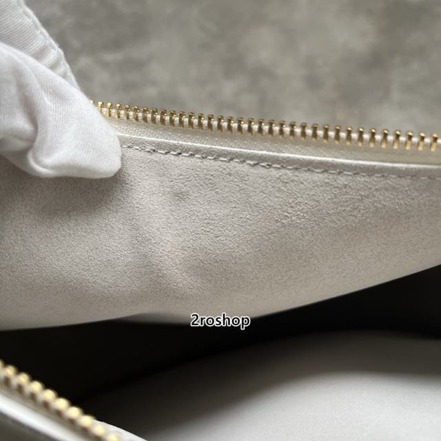 셀린느엘로이즈백화이트