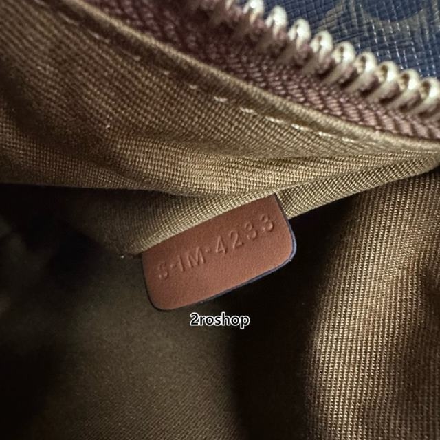 셀린느엘로이즈백스몰