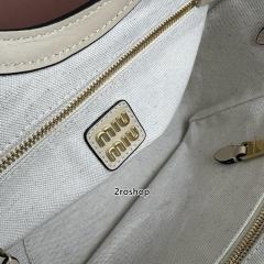 미우미우아이비백