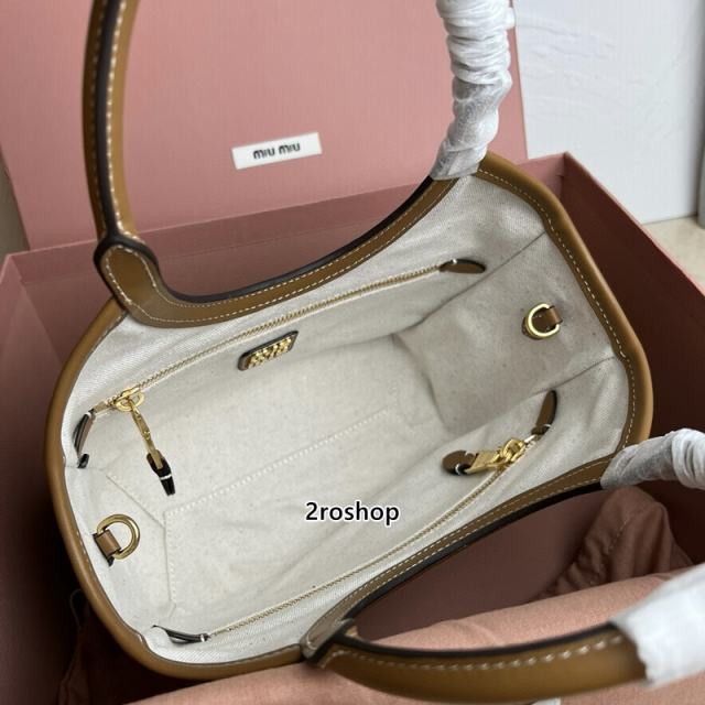 미우미우아이비백브라운가죽