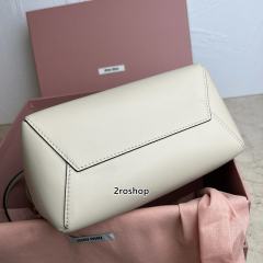 미우미우아이비백