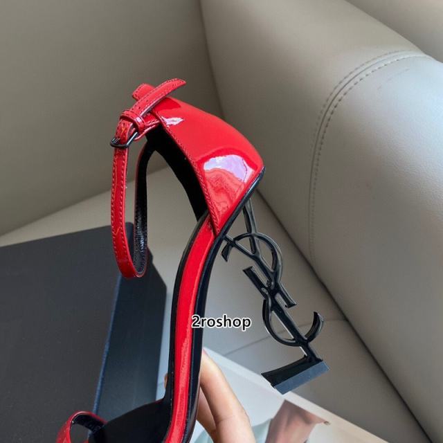 입생로랑하이힐