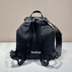 프라다백팩