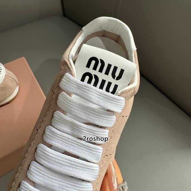 미우미우스니커즈