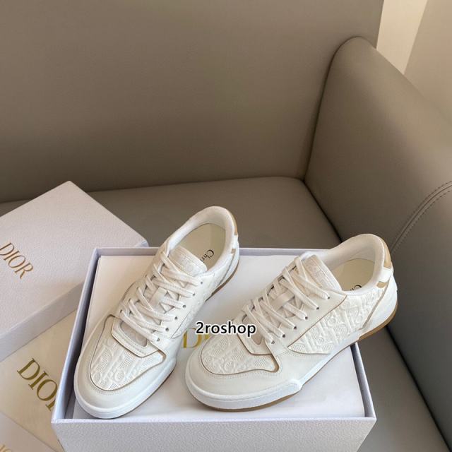 디올스니커즈