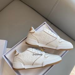 디올스니커즈