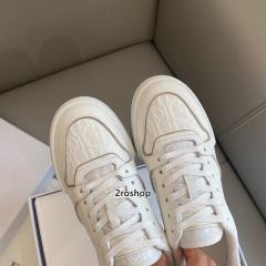 디올스니커즈