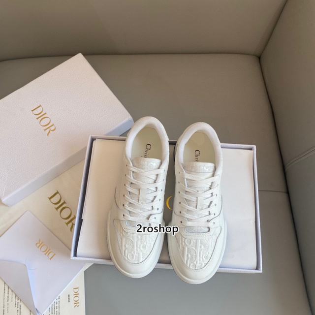 디올스니커즈