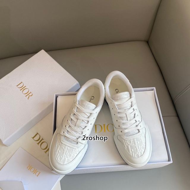 디올스니커즈
