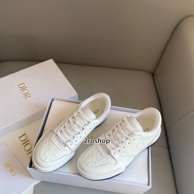 디올스니커즈