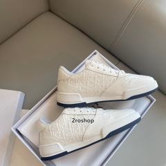 디올스니커즈