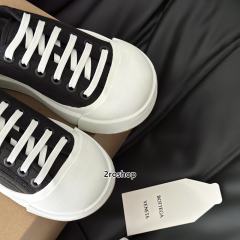 보테가베네타스니커즈