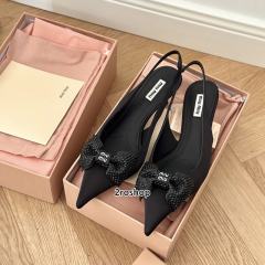 미우미우샌들