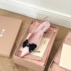 미우미우샌들