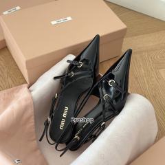미우미우샌들