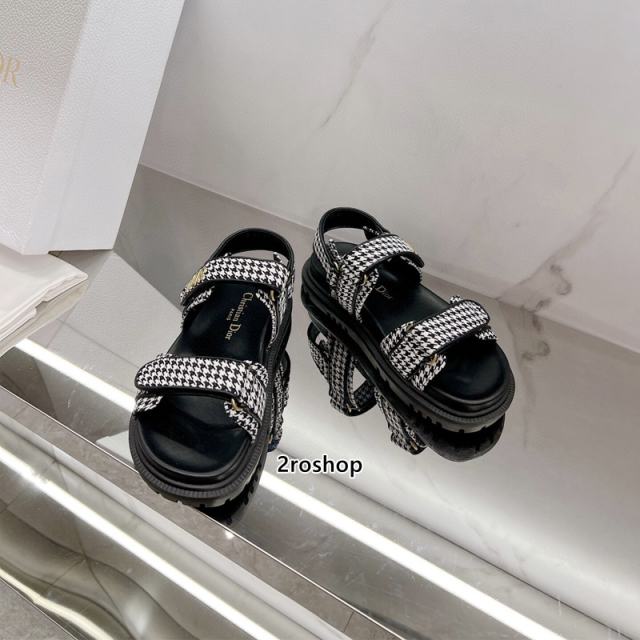 디올샌들
