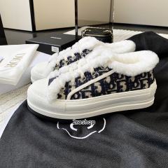 디올스니커즈