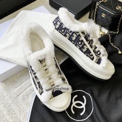 디올스니커즈