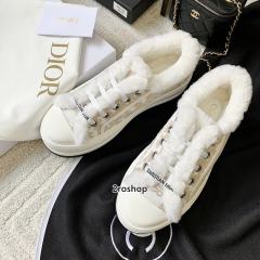 디올스니커즈
