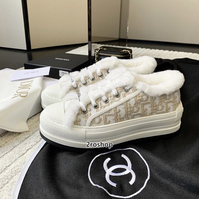 디올스니커즈