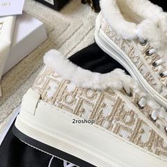 디올스니커즈
