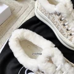 디올스니커즈