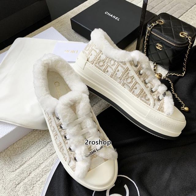 디올스니커즈