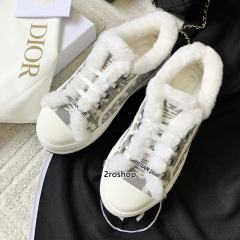 디올스니커즈