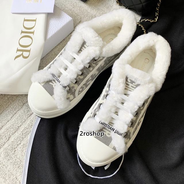 디올스니커즈