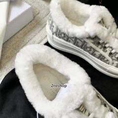 디올스니커즈