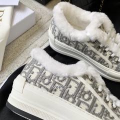 디올스니커즈