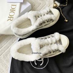 디올스니커즈
