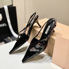 미우미우샌들