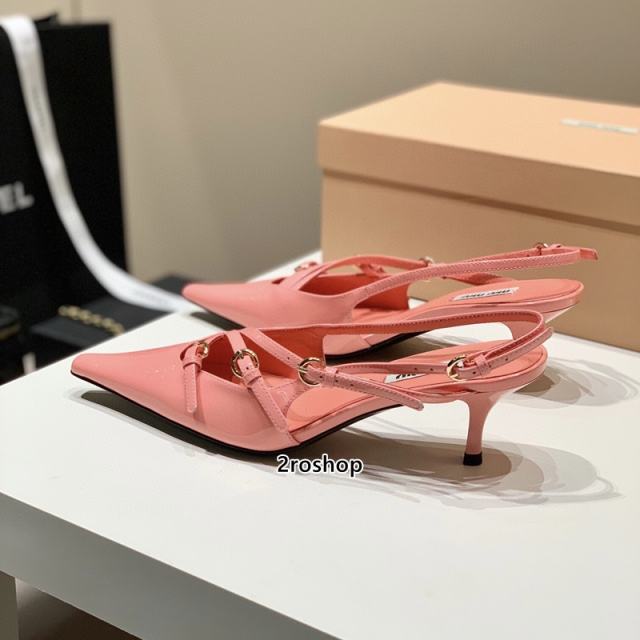 미우미우샌들