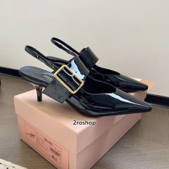 미우미우샌들