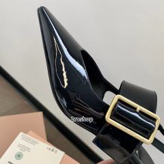 미우미우샌들