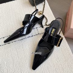 미우미우샌들