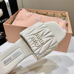 미우미우슬리퍼
