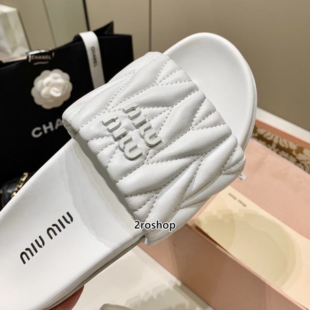 미우미우슬리퍼