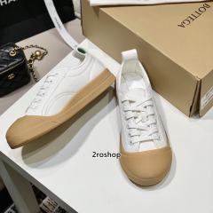 보테가베네타스니커즈